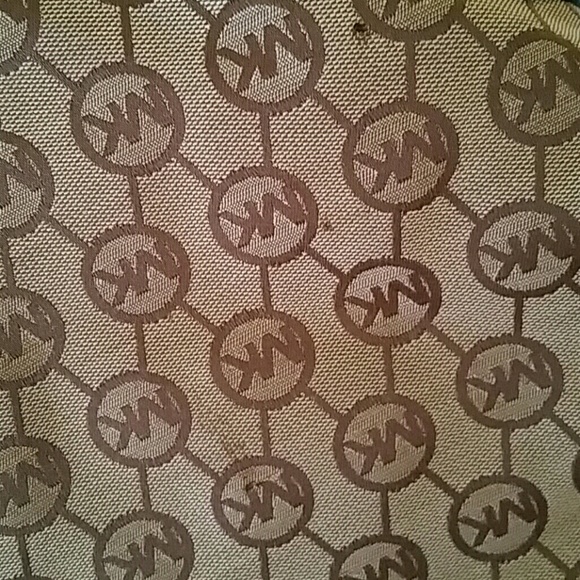 Michael kors purse - Picture 4 of 6